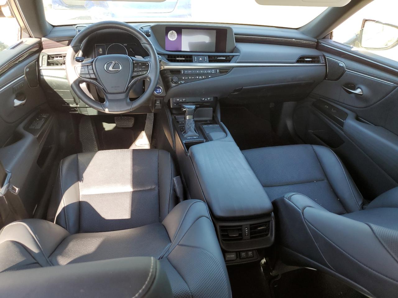 2019 Lexus ES - Image 8