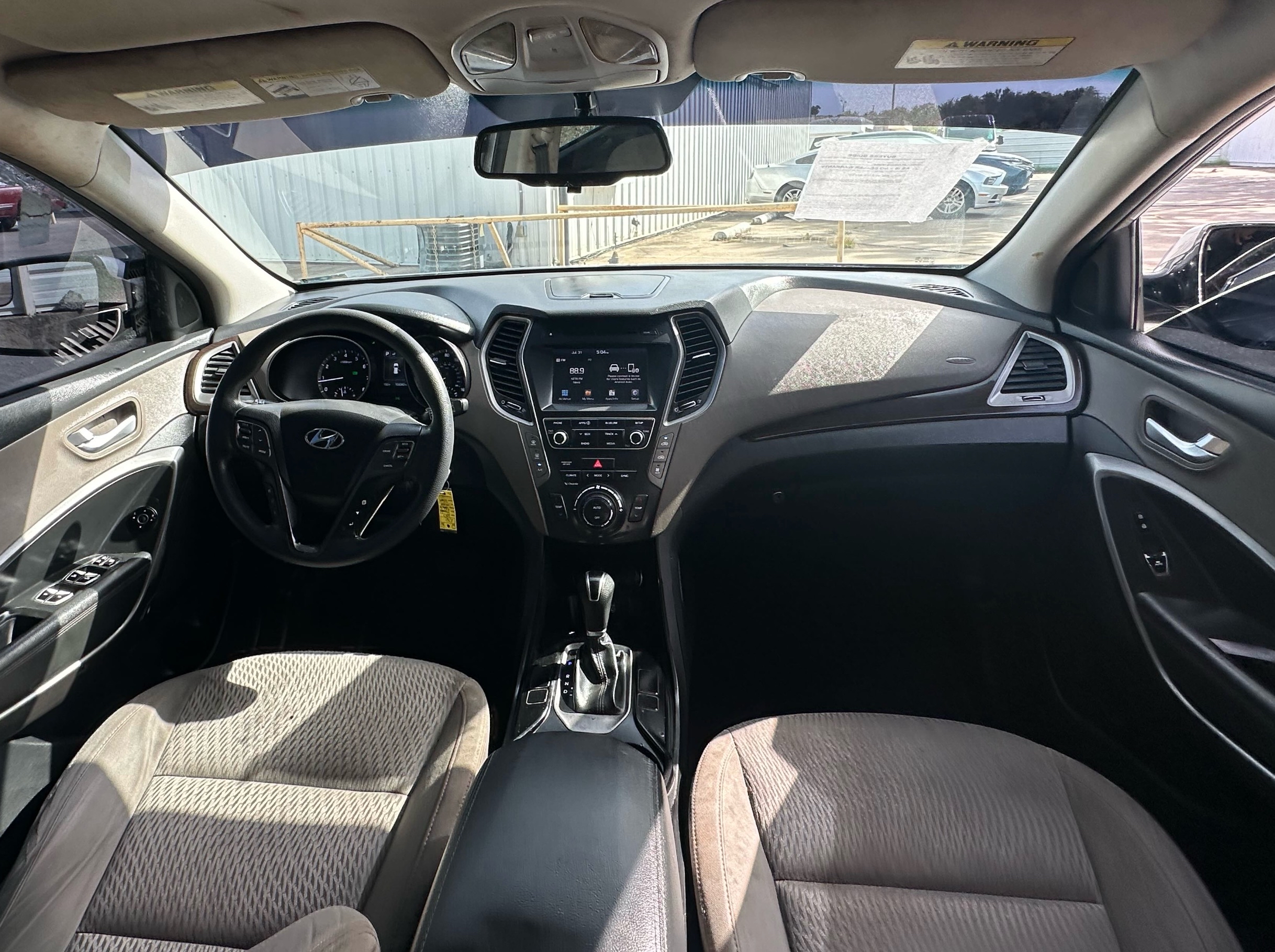 2017 Hyundai Santa Fe Se vin: KM8SMDHF4HU188258