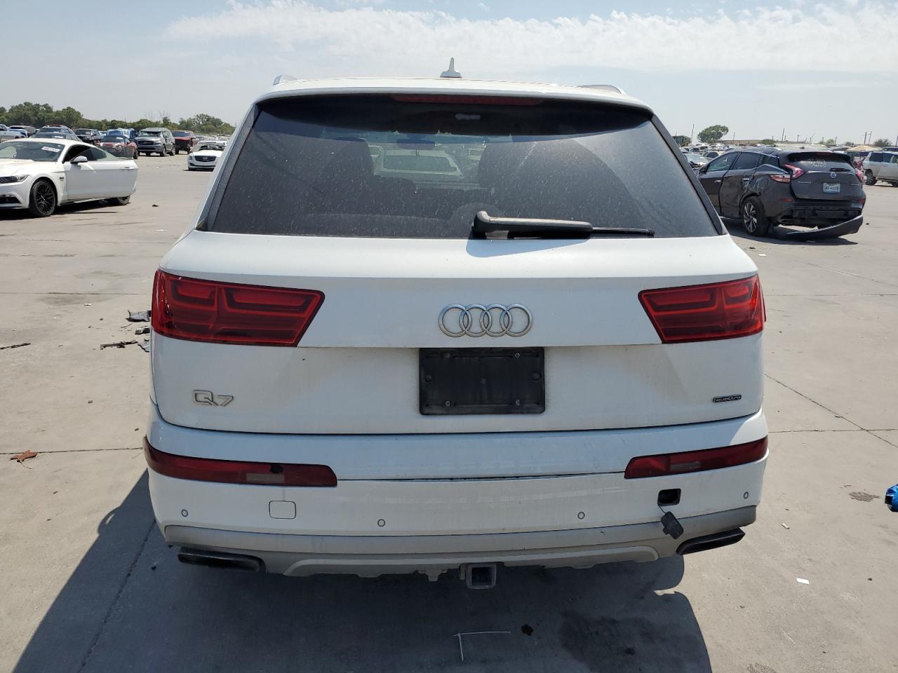 WA1LHAF70HD042263 2017 Audi Q7 Premium Plus