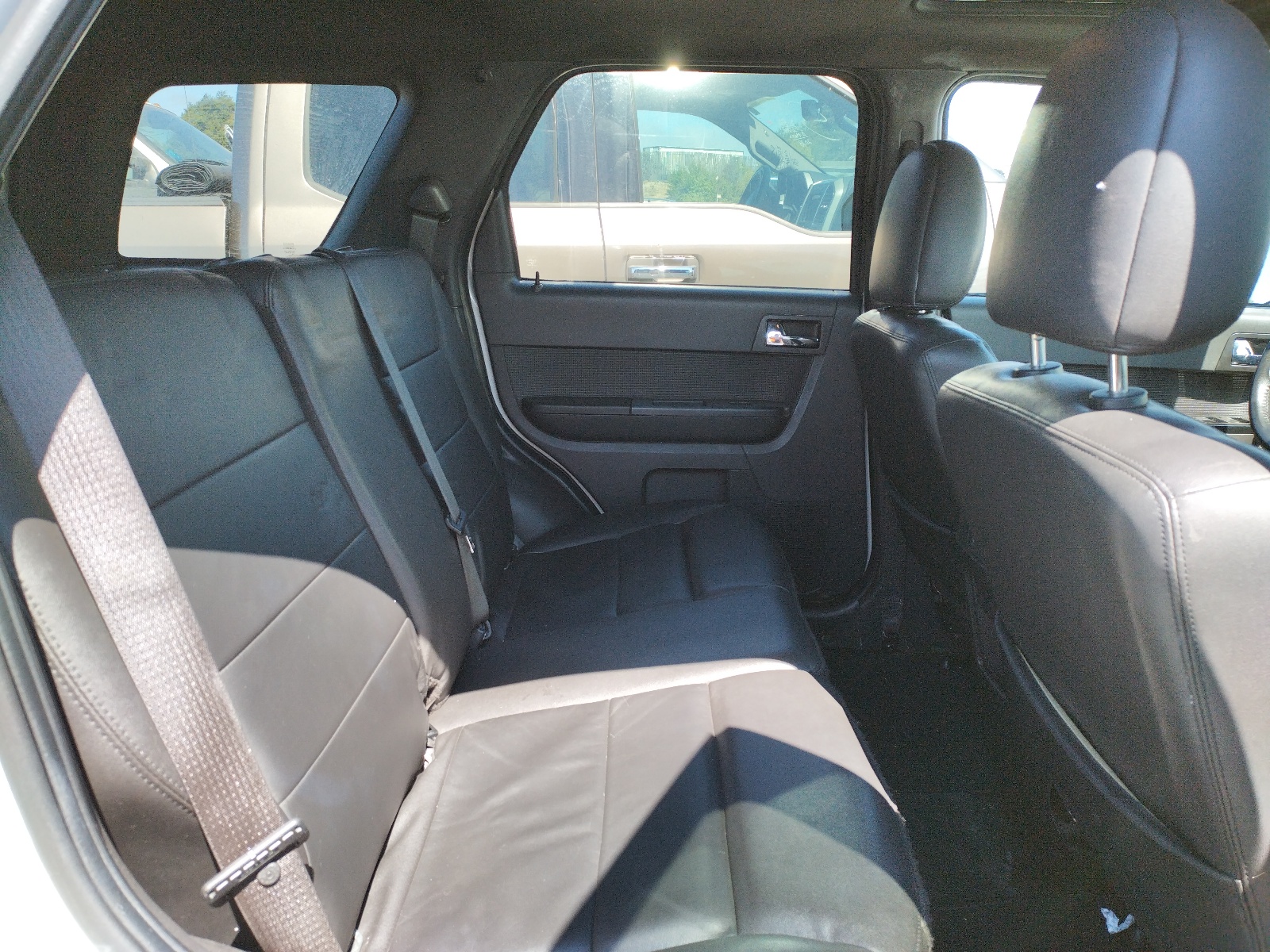 1FMCU0EG8BKB59889 2011 Ford Escape Limited