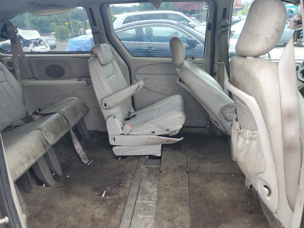 2005 Chrysler Town & Country Touring VIN: 2C4GP54L95R240740 Lot: 65997754