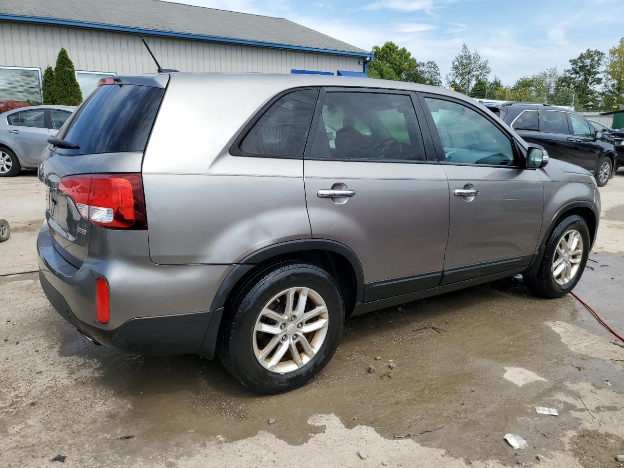 VIN 5XYKT3A61FG650916 2015 KIA SORENTO no.3