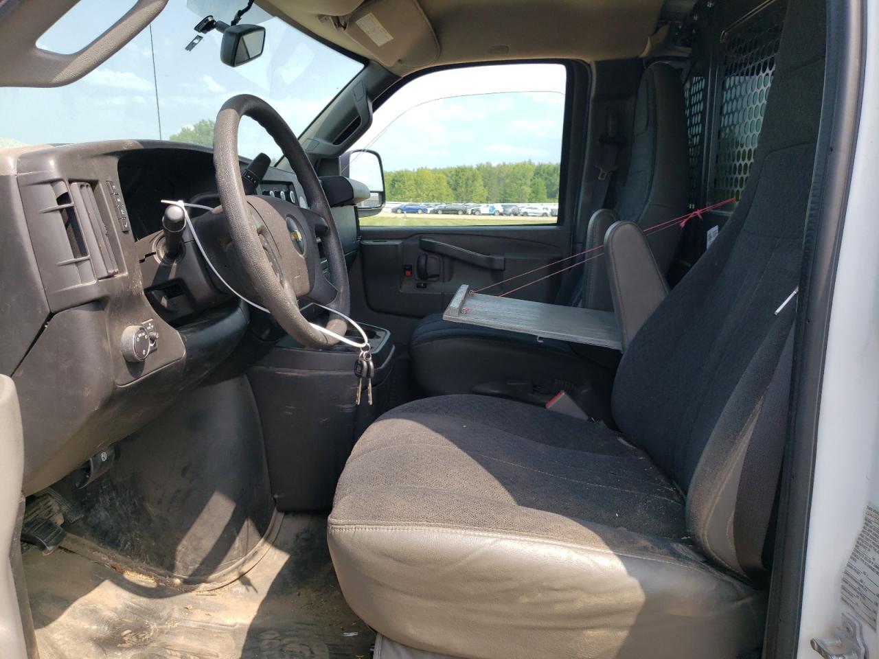 1GCWGAFG2K1216932 2019 Chevrolet Express G2500