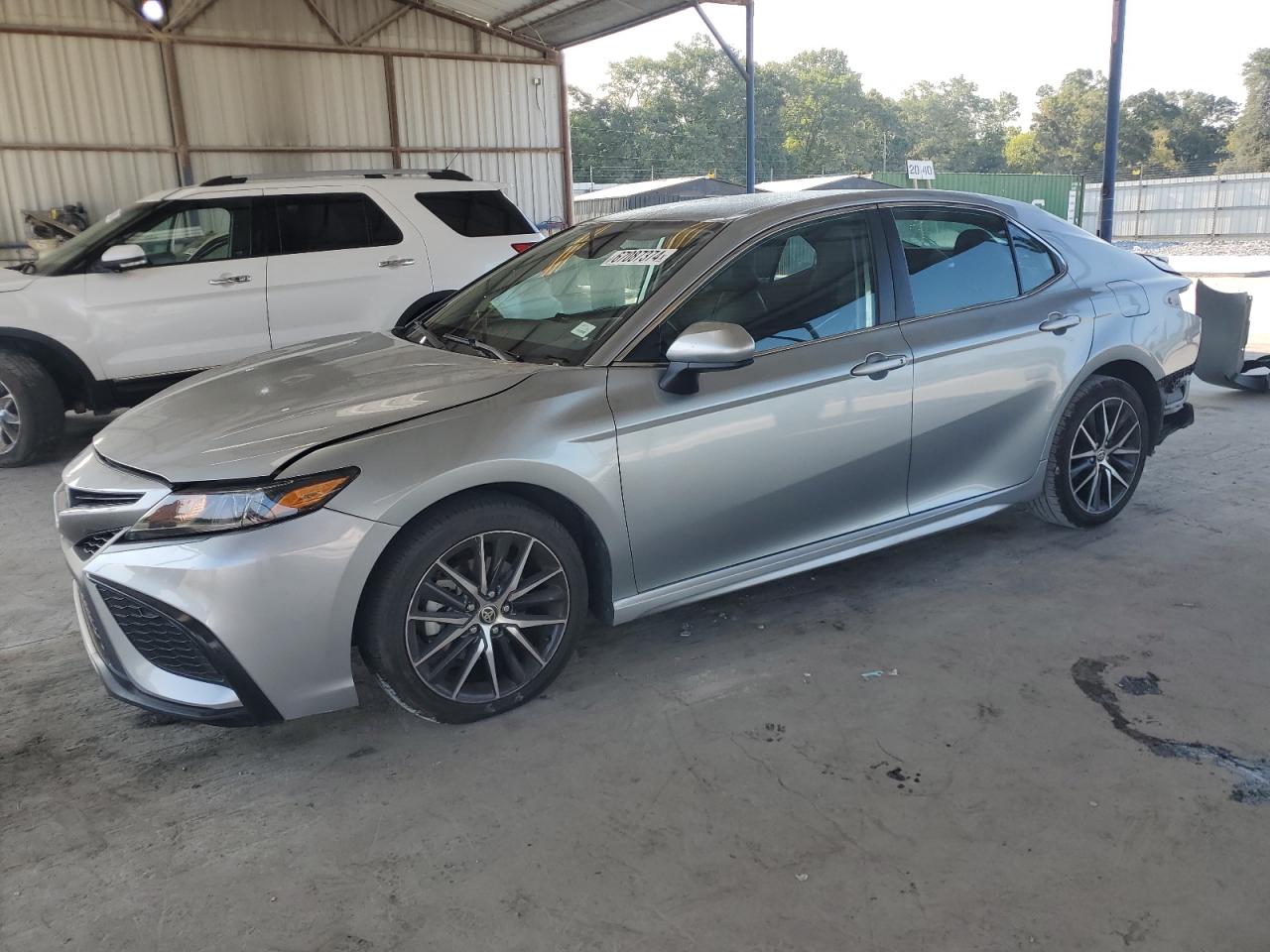 4T1G11AK5MU561970 2021 TOYOTA CAMRY - Image 1