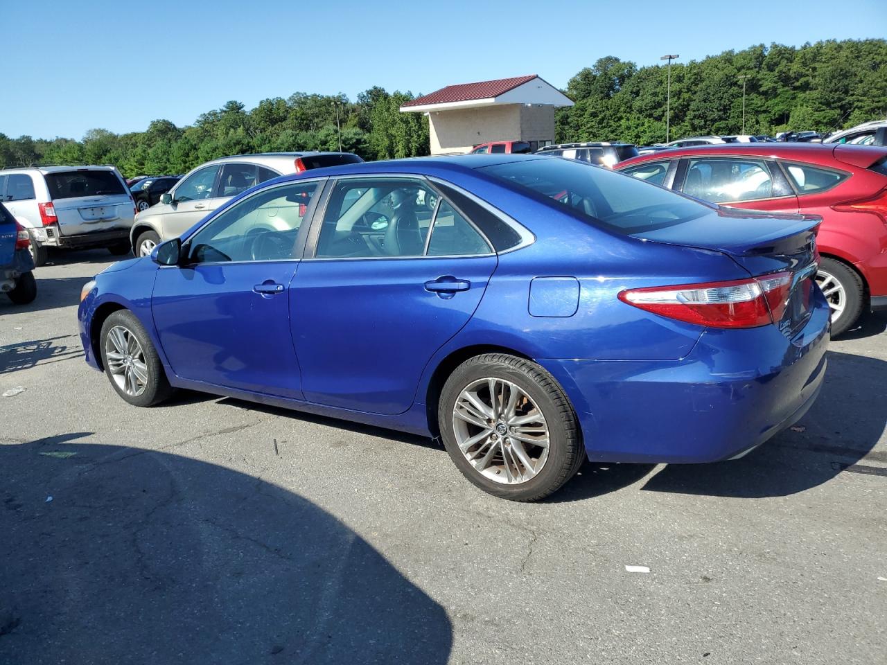 4T1BF1FK5GU548614 2016 TOYOTA CAMRY - Image 2