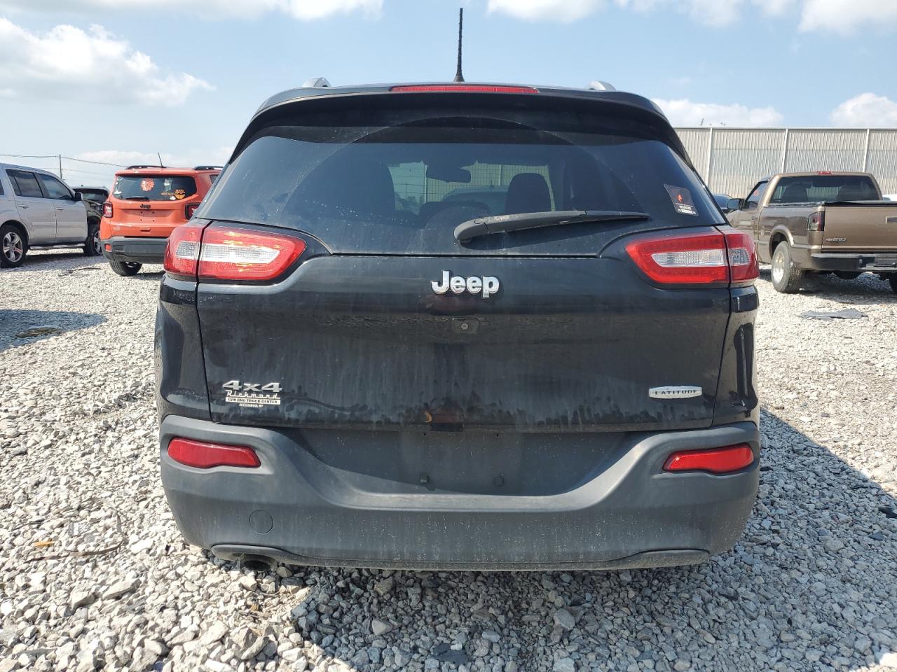 2016 Jeep Cherokee Latitude VIN: 1C4PJMCB9GW122895 Lot: 65437874