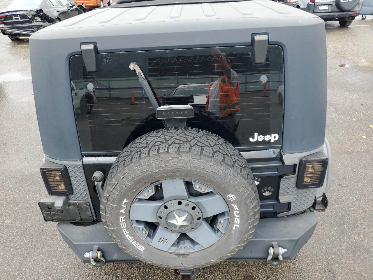 2011 Jeep Wrangler - Image 11
