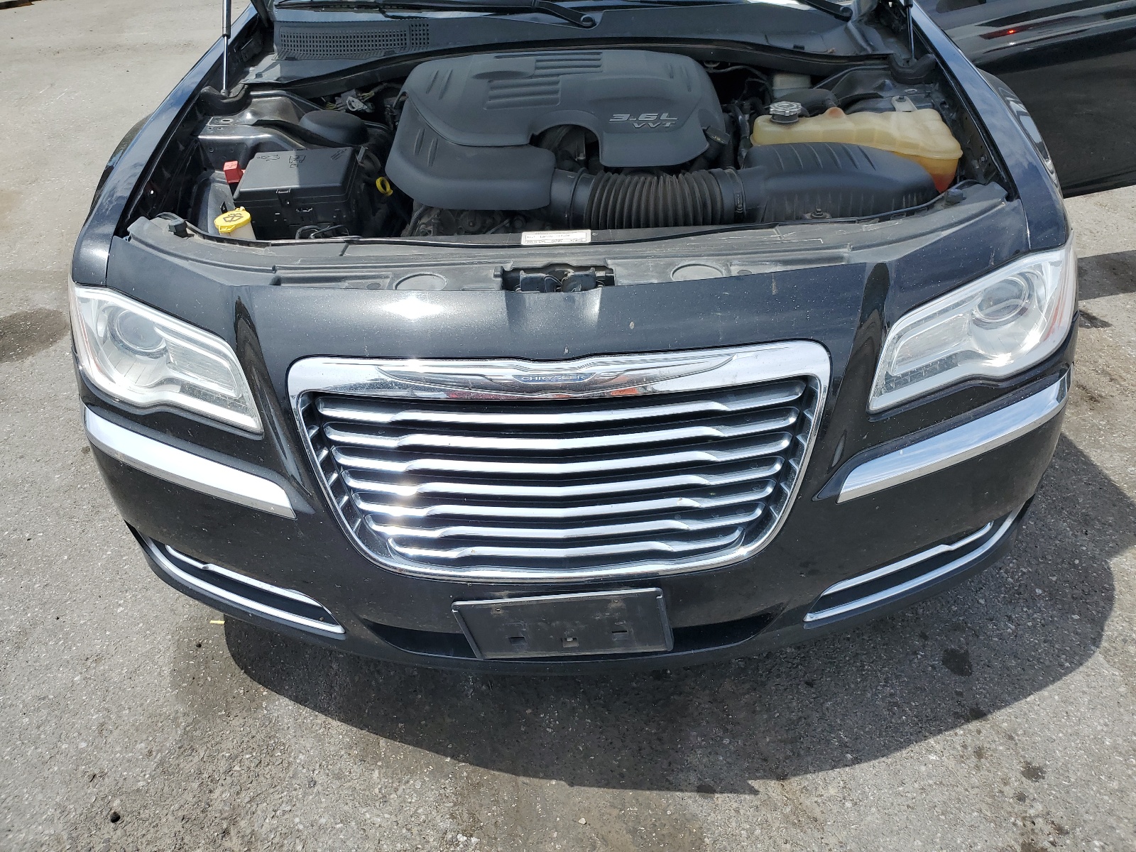 2C3CA4CG6BH523410 2011 Chrysler 300