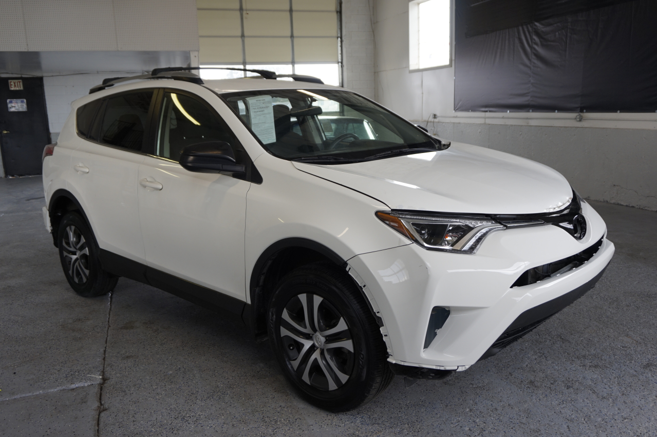 2016 Toyota Rav4 Le vin: JTMZFREV5GJ097389