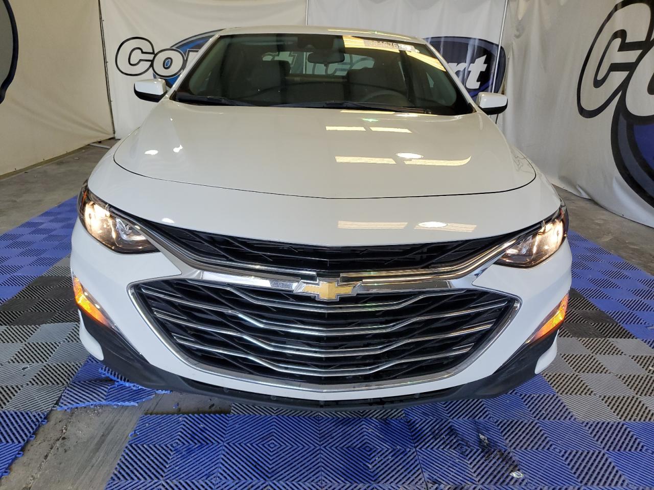 2022 Chevrolet Malibu - Image 5