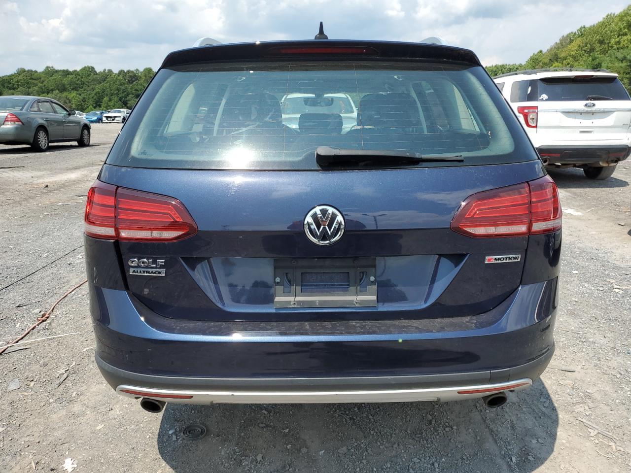 3VWH17AU6KM519030 2019 Volkswagen Golf Alltrack S