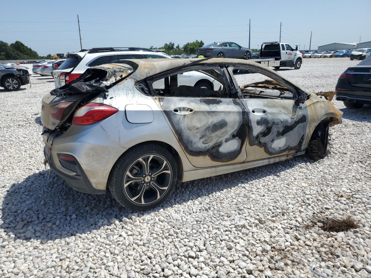 2019 Chevrolet Cruze - Image 3