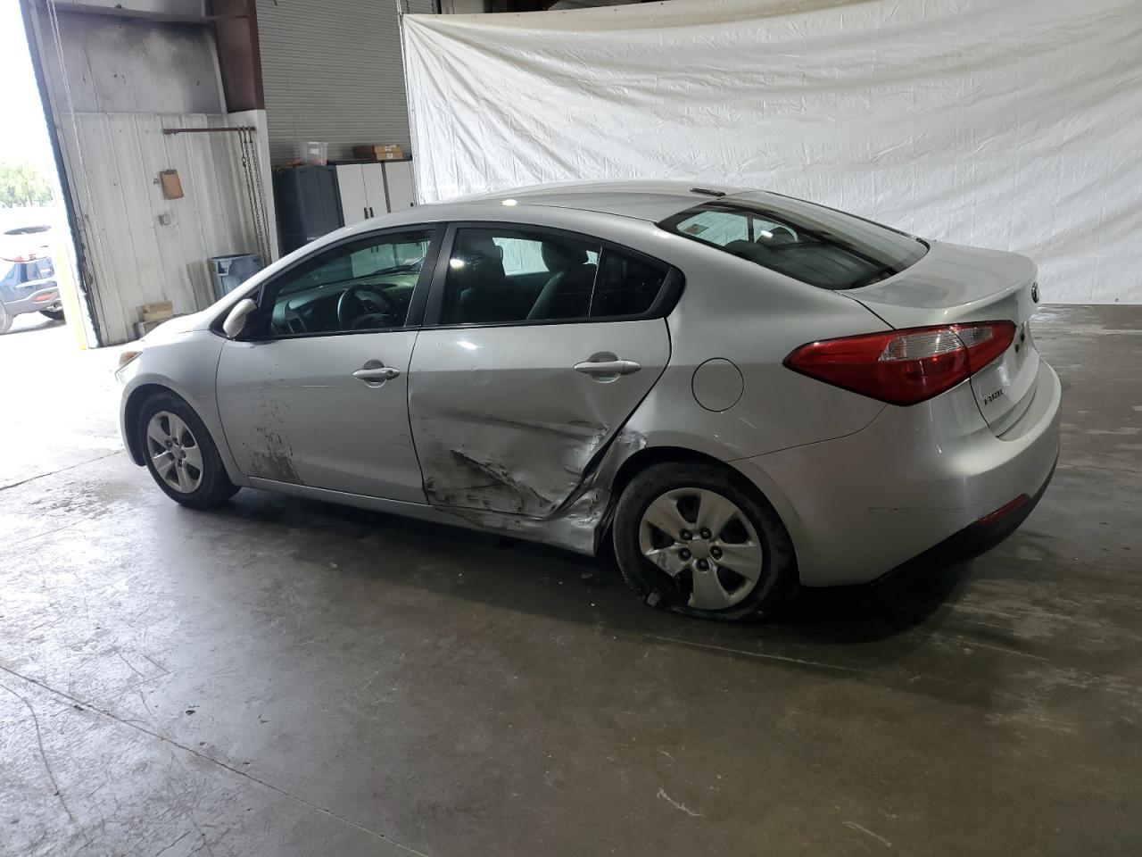 KNAFK4A62G5527353 2016 KIA FORTE - Image 2