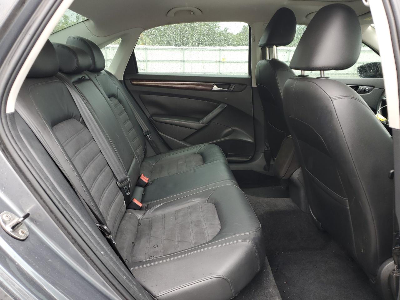 2012 Volkswagen Passat Sel VIN: 1VWCM7A37CC011421 Lot: 65205784