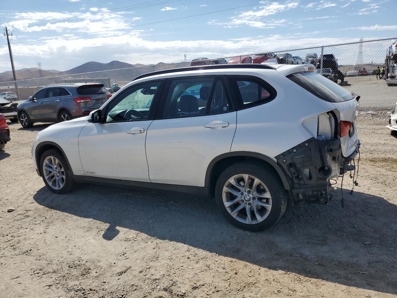 2015 BMW X1 - Image 2