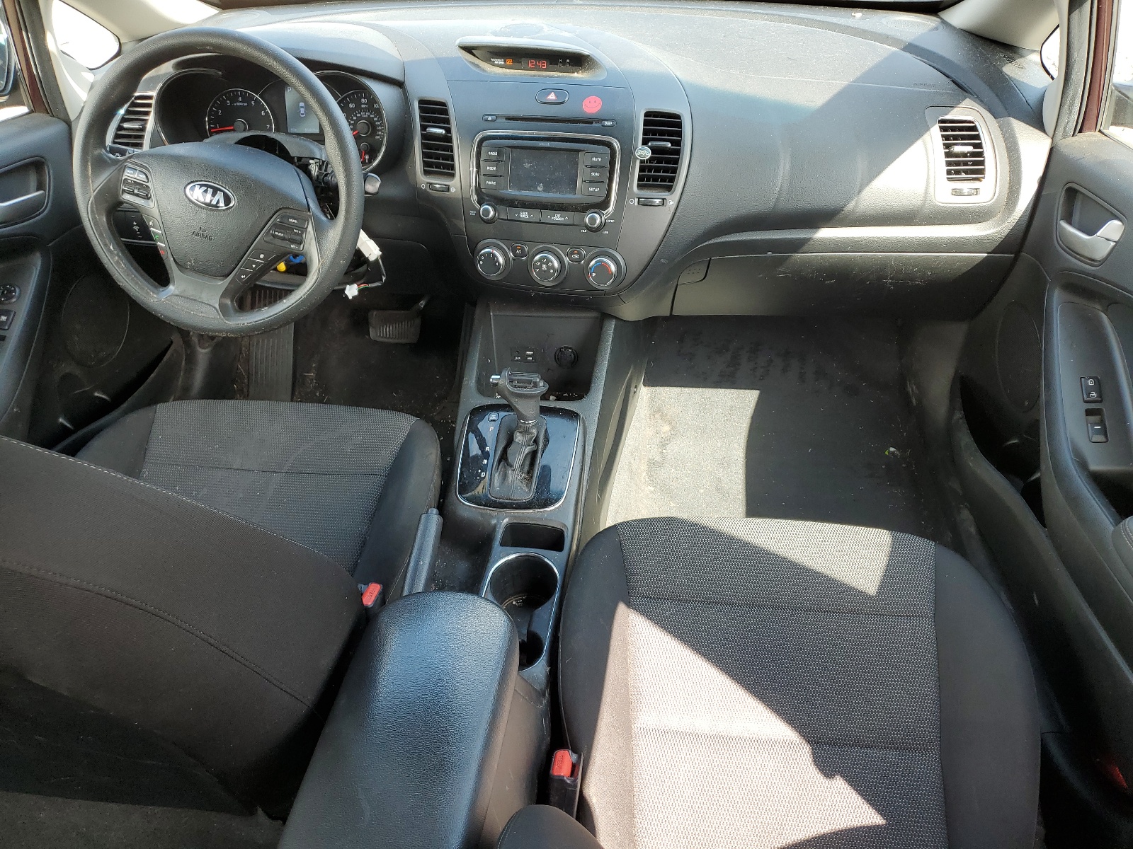 3KPFK4A75JE272009 2018 Kia Forte Lx