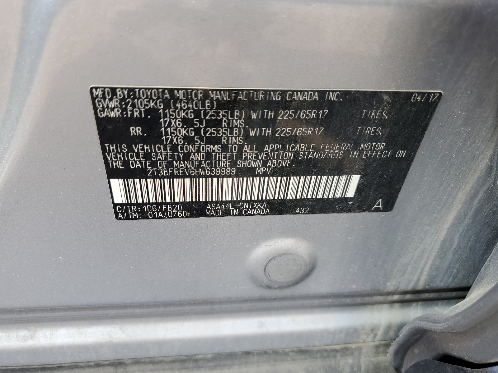 2T3BFREV6HW639989 2017 Toyota Rav4 Le