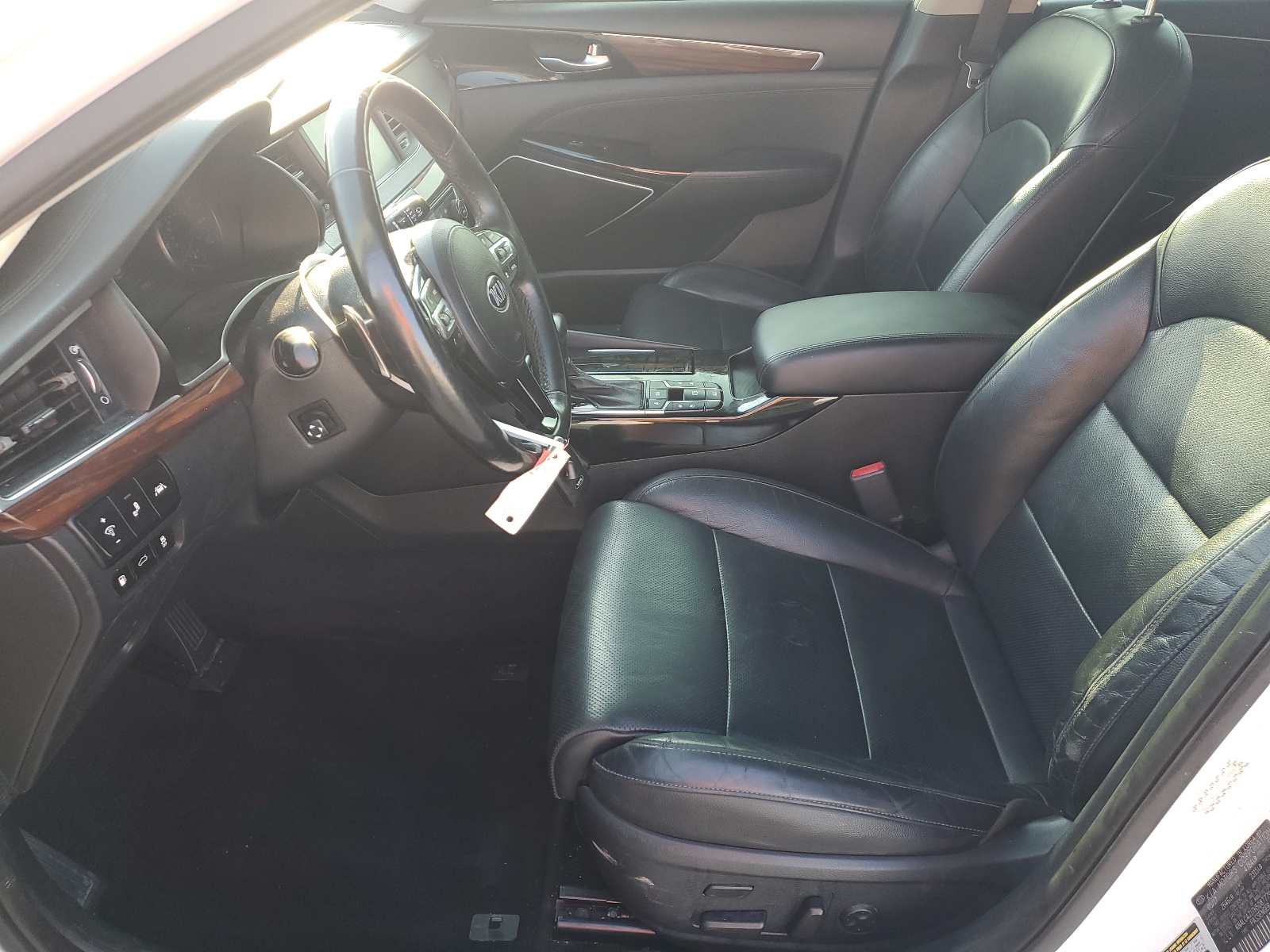 KNALC4J17H5087779 2017 Kia Cadenza Premium