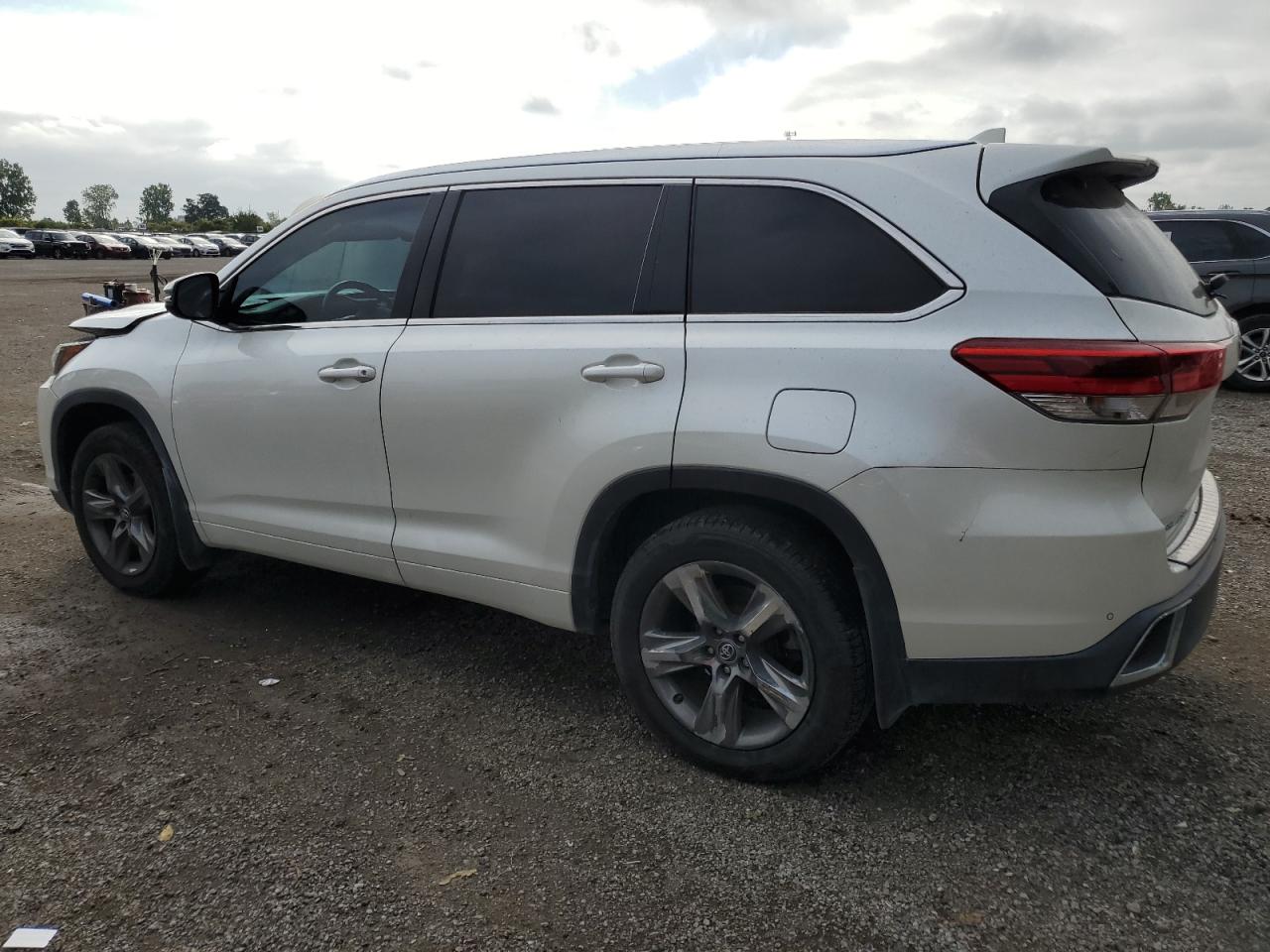 5TDDZRFH1JS801429 2018 TOYOTA HIGHLANDER - Image 2