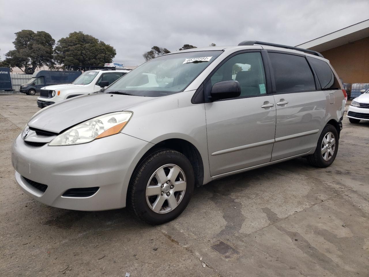 2006 Toyota Sienna Ce na sprzedaż w Hayward, CA - Rear End