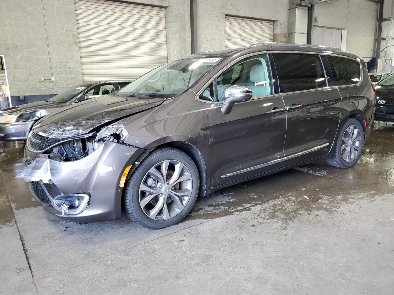 2C4RC1GG8JR314784 2018 CHRYSLER PACIFICA - Image 1