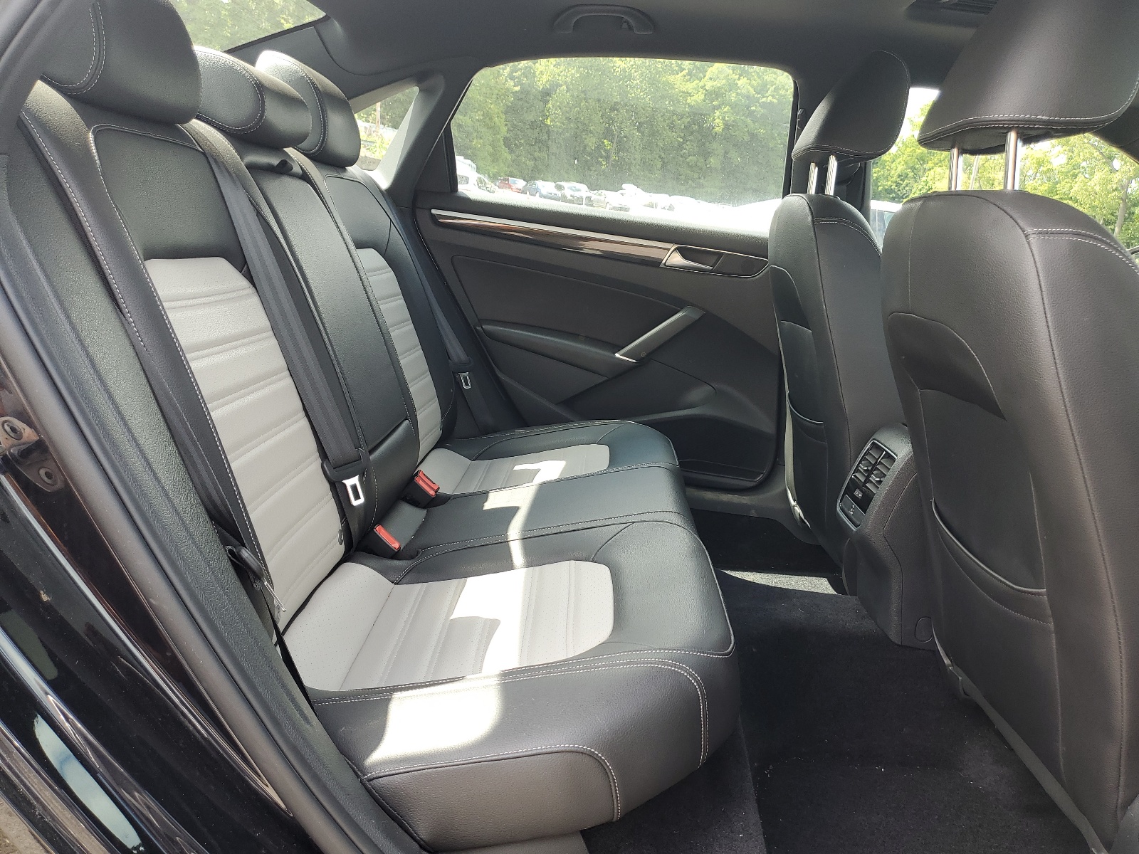 1VWJM7A33JC026700 2018 Volkswagen Passat Gt