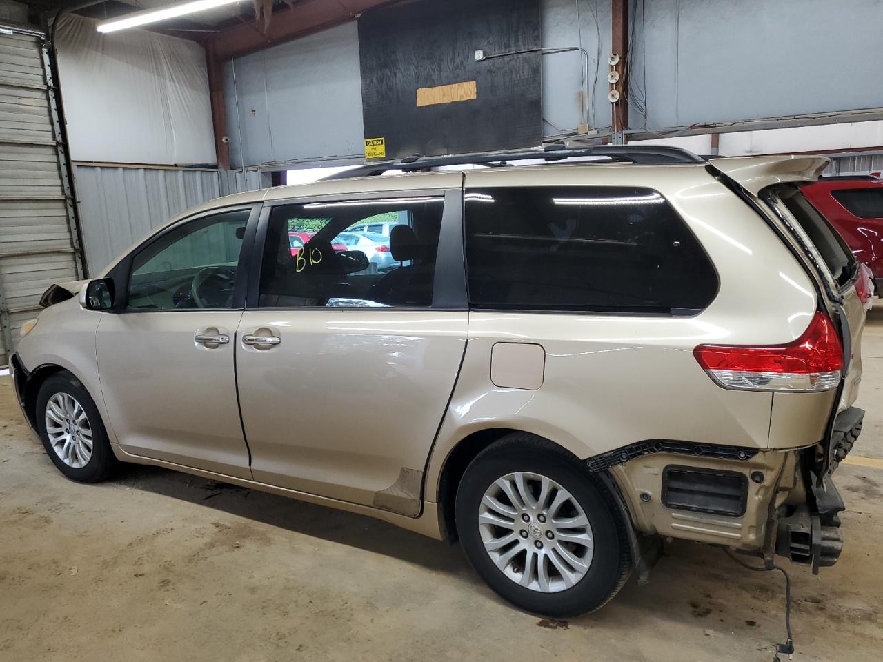 2011 Toyota Sienna Xle VIN: 5TDYK3DC2BS054855 Lot: 69181904