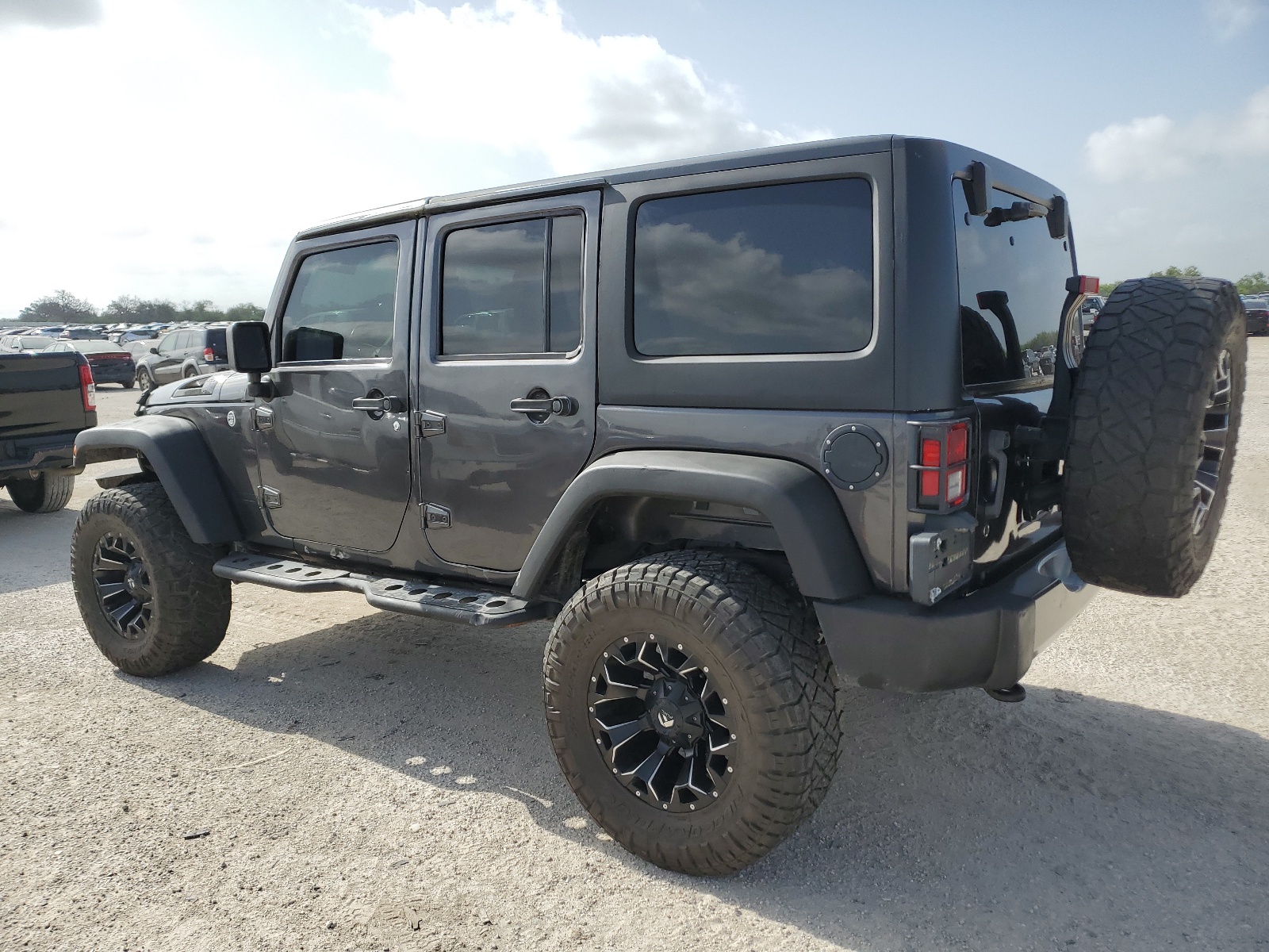 2017 Jeep Wrangler Unlimited Sport vin: 1C4BJWDG3HL638740