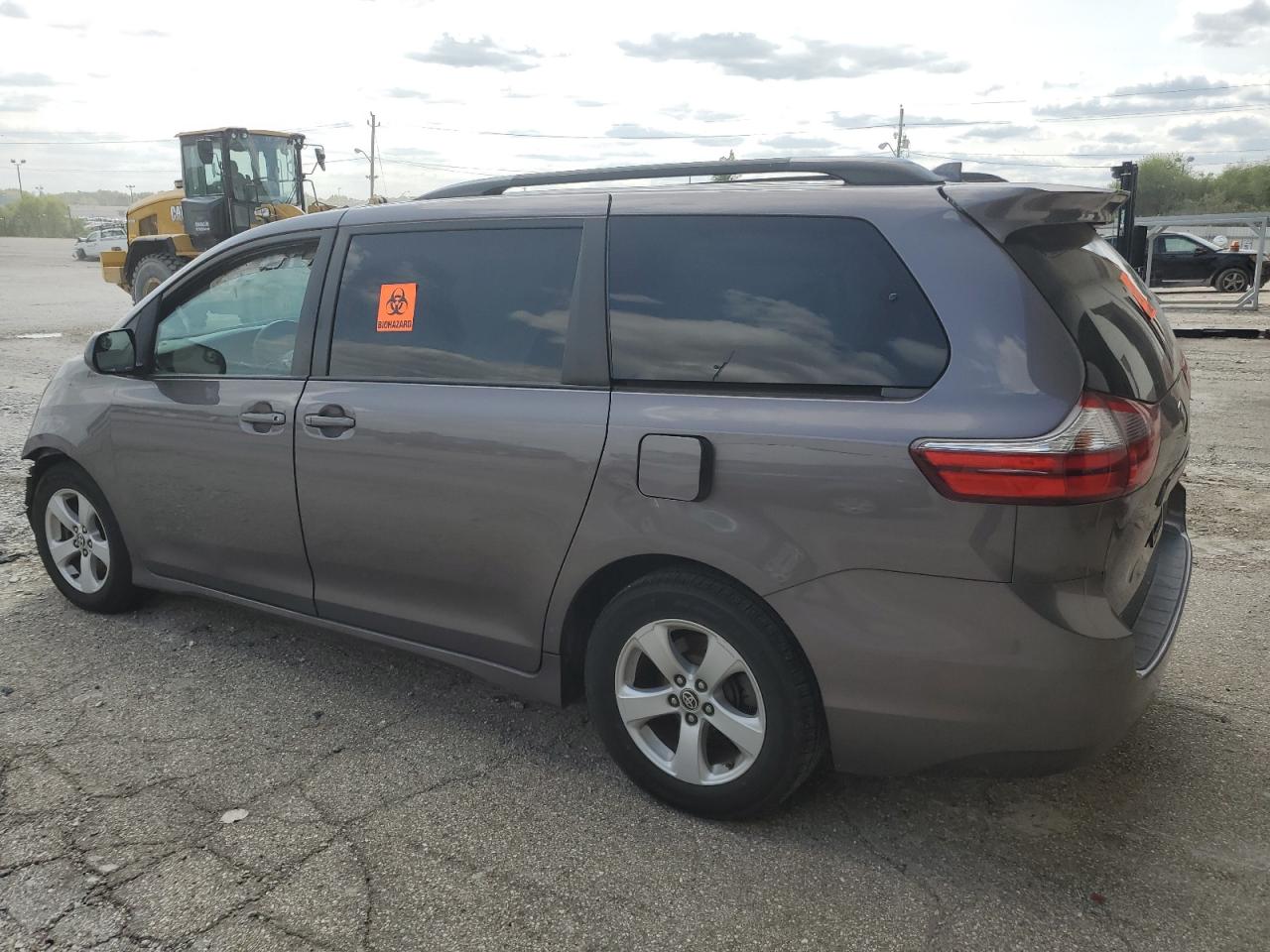 5TDKZ3DC9LS067962 2020 TOYOTA SIENNA - Image 2