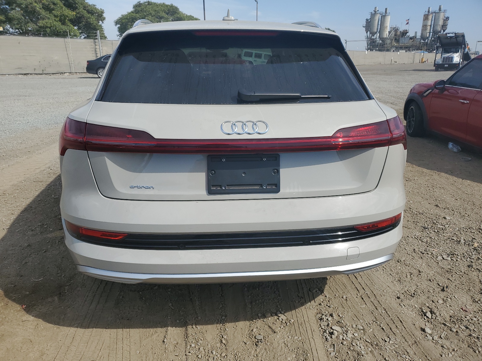 WA1VAAGE0KB021586 2019 Audi E-Tron Prestige