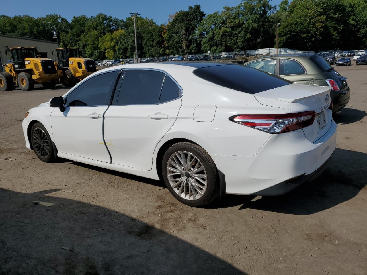 4T1B11HK1JU156636 2018 TOYOTA CAMRY - Image 2