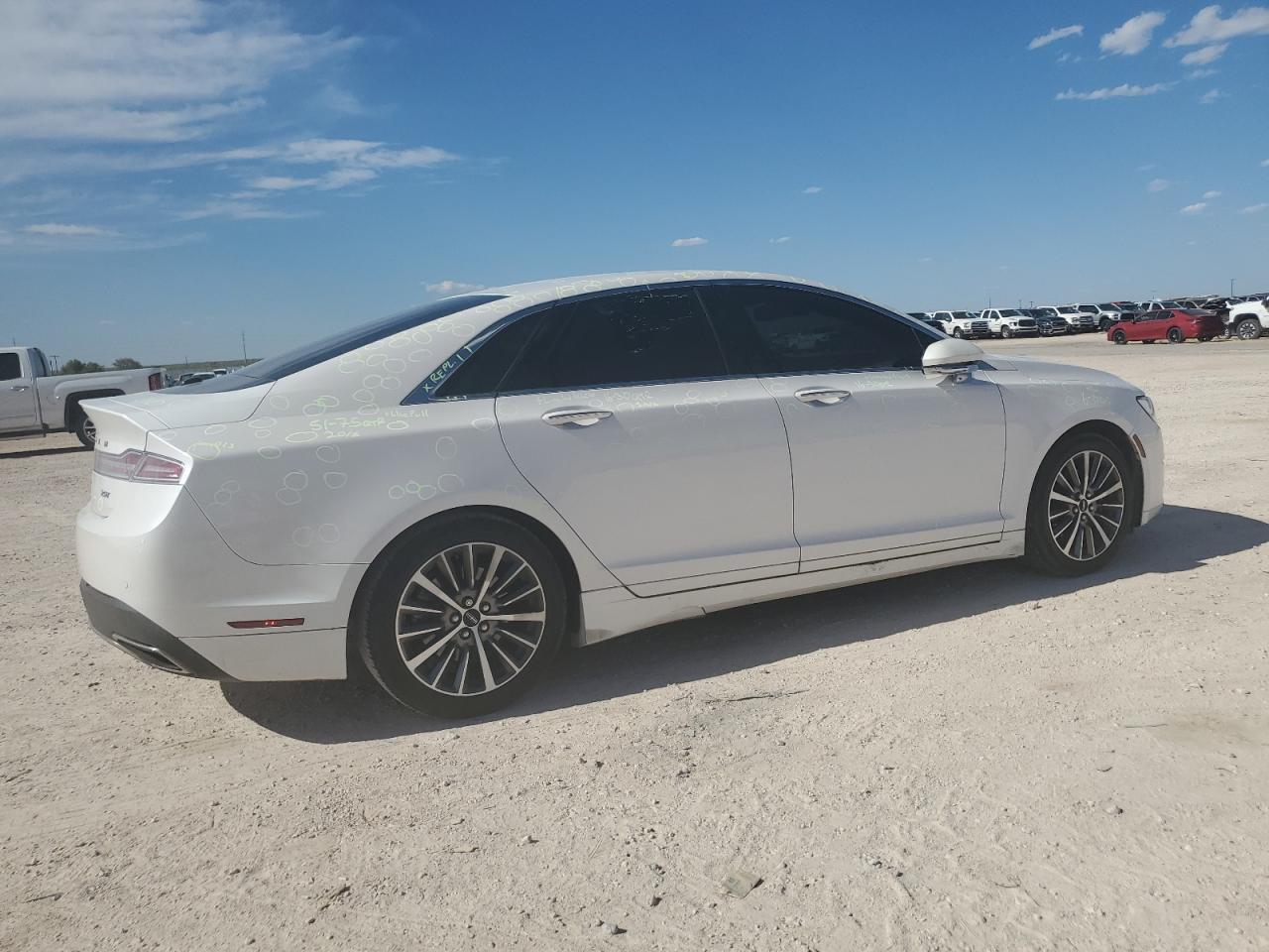 VIN 3LN6L5A95KR613483 2019 LINCOLN MKZ no.3