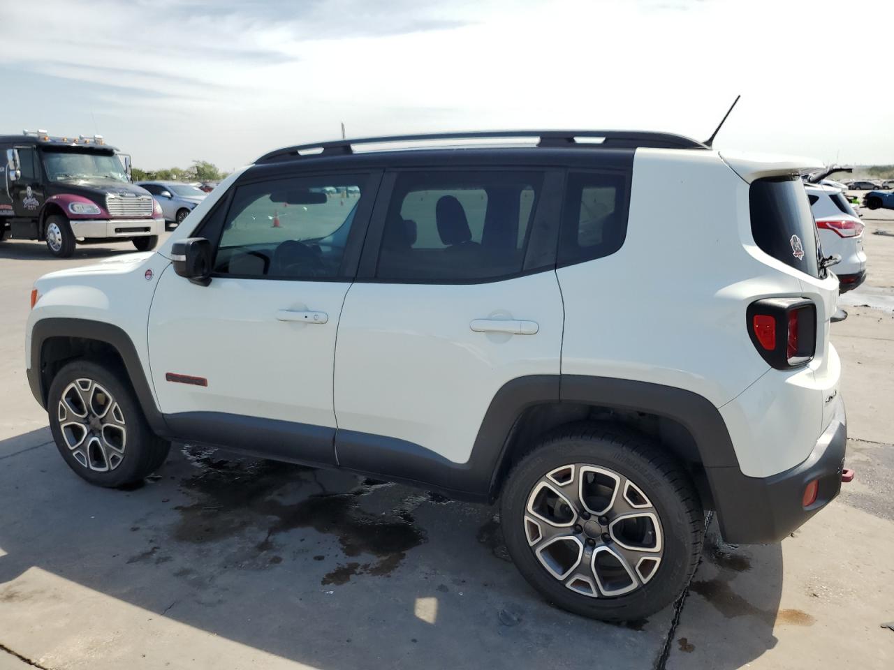 ZACCJBCT2GPD92737 2016 JEEP RENEGADE - Image 2