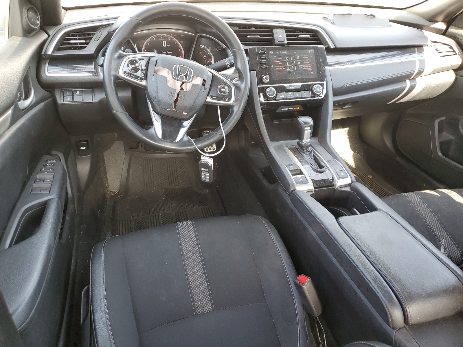 2HGFC2F8XKH565866 2019 Honda Civic Sport