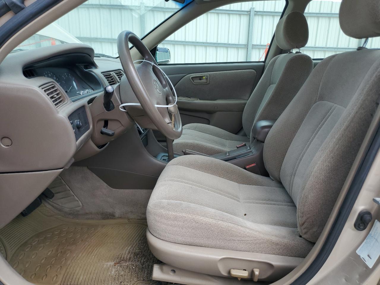 2000 Toyota Camry Le VIN: 4T1BF22K4YU944806 Lot: 68149454