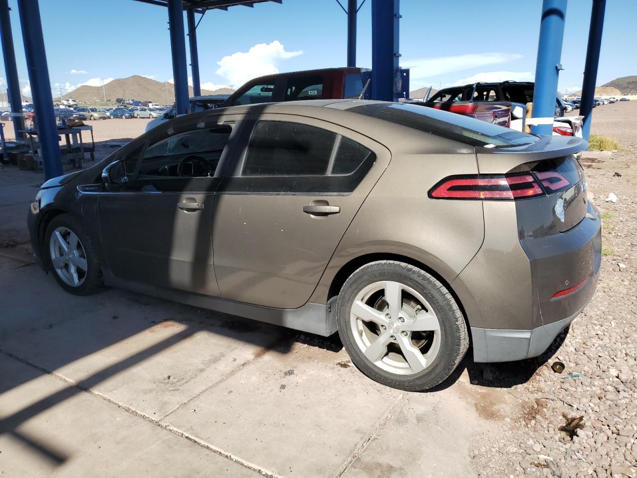 2014 Chevrolet Volt - Image 2