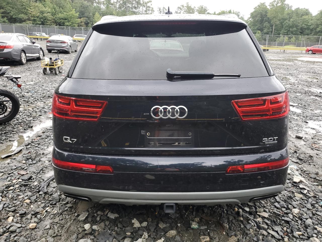 WA1LAAF70HD010062 2017 Audi Q7 Premium Plus