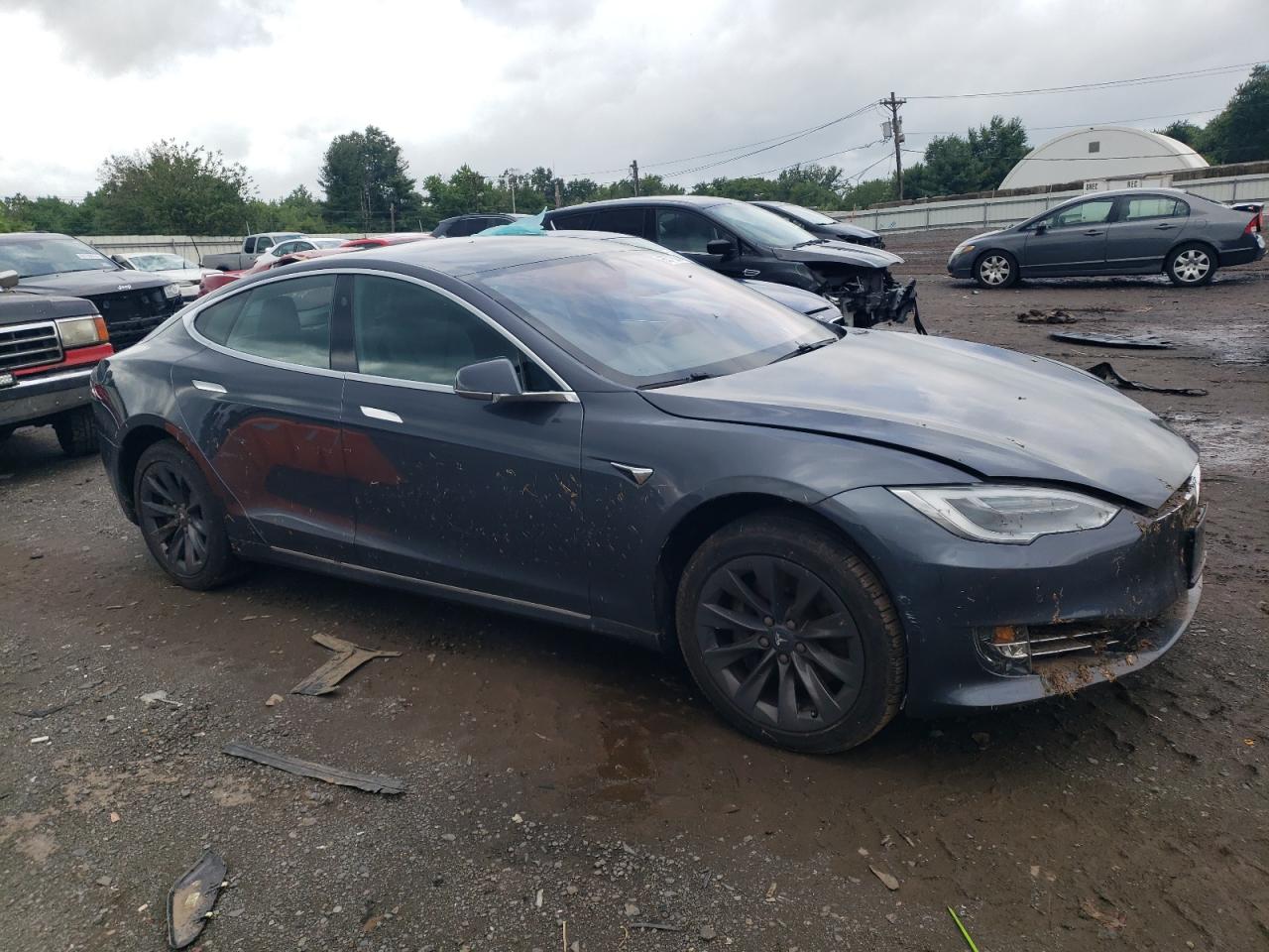 5YJSA1E25JF266588 2018 Tesla Model S