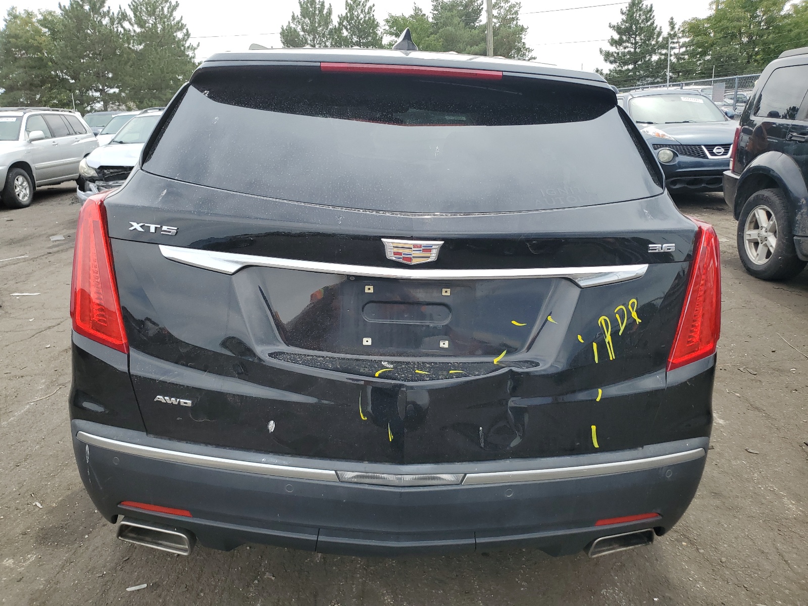 1GYKNDRS2HZ174594 2017 Cadillac Xt5 Luxury