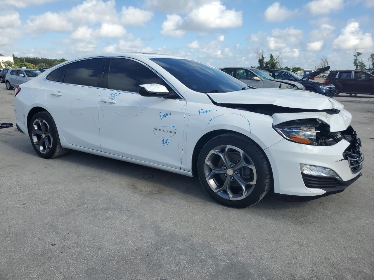 2021 Chevrolet Malibu - Image 4