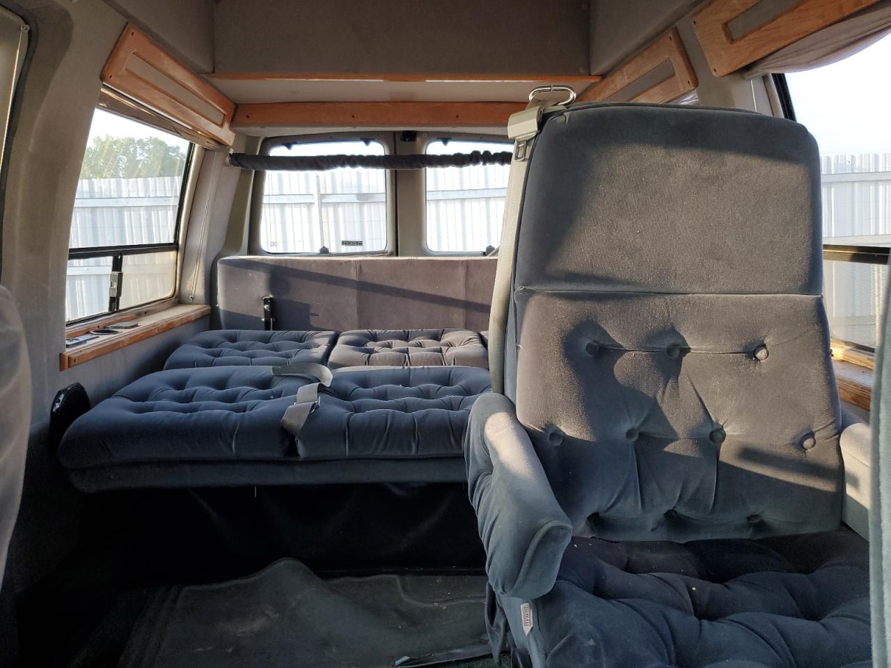 1997 Chevrolet Express G1500 VIN: 1GBFG15R7V1072905 Lot: 65821904