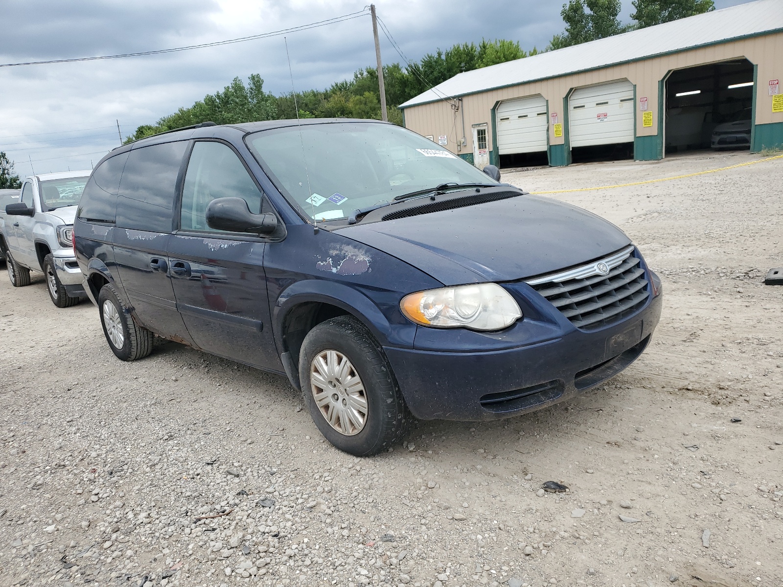 2C4GP44R25R474443 2005 Chrysler Town & Country Lx