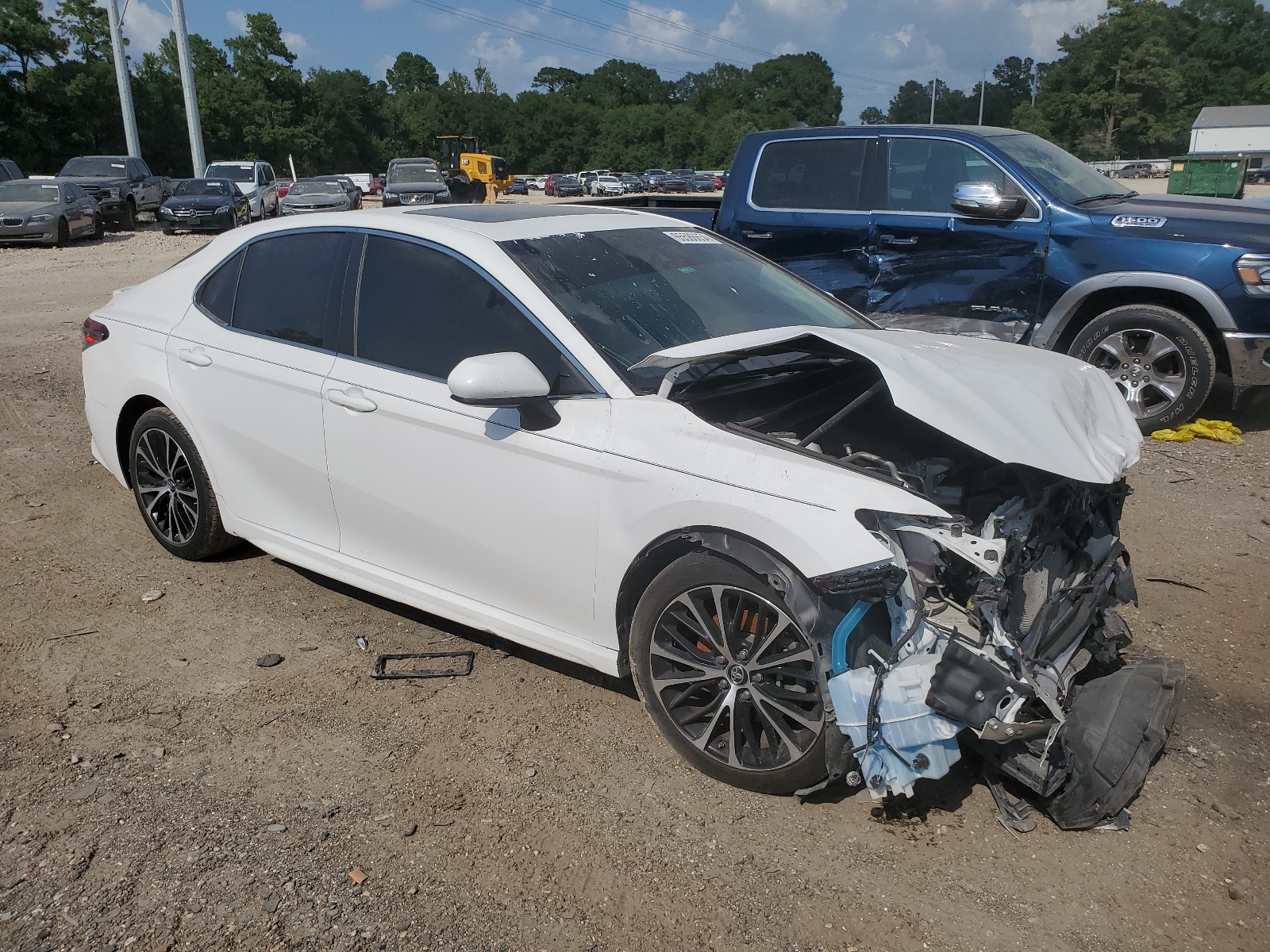 2018 Toyota Camry L vin: 4T1B11HK5JU640292