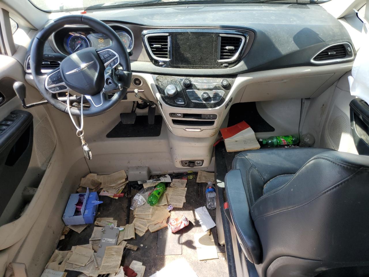 2018 Chrysler Pacifica - Image 8