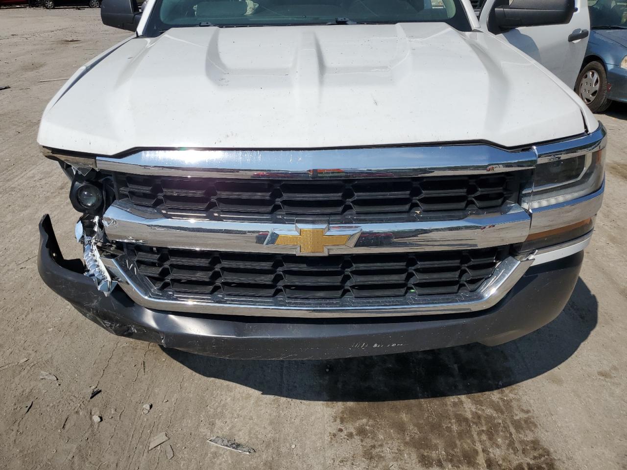 2018 Chevrolet Silverado - Image 11