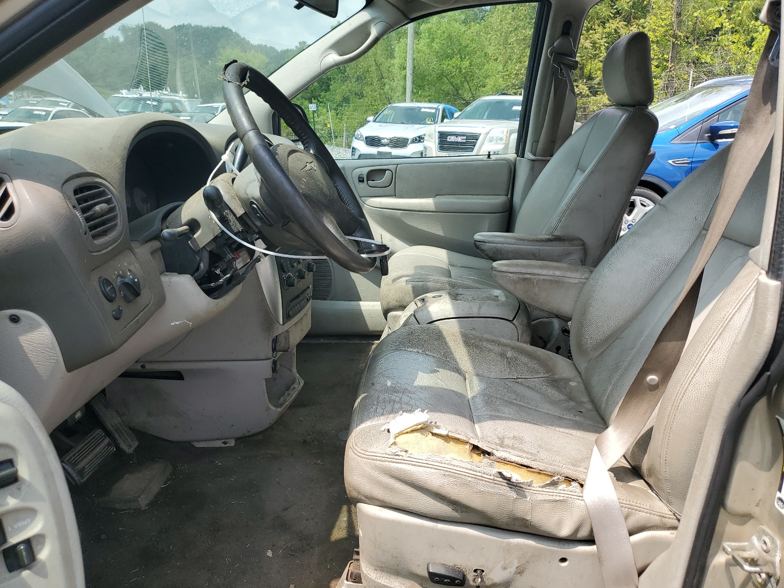 2C4GP54L95R240740 2005 Chrysler Town & Country Touring