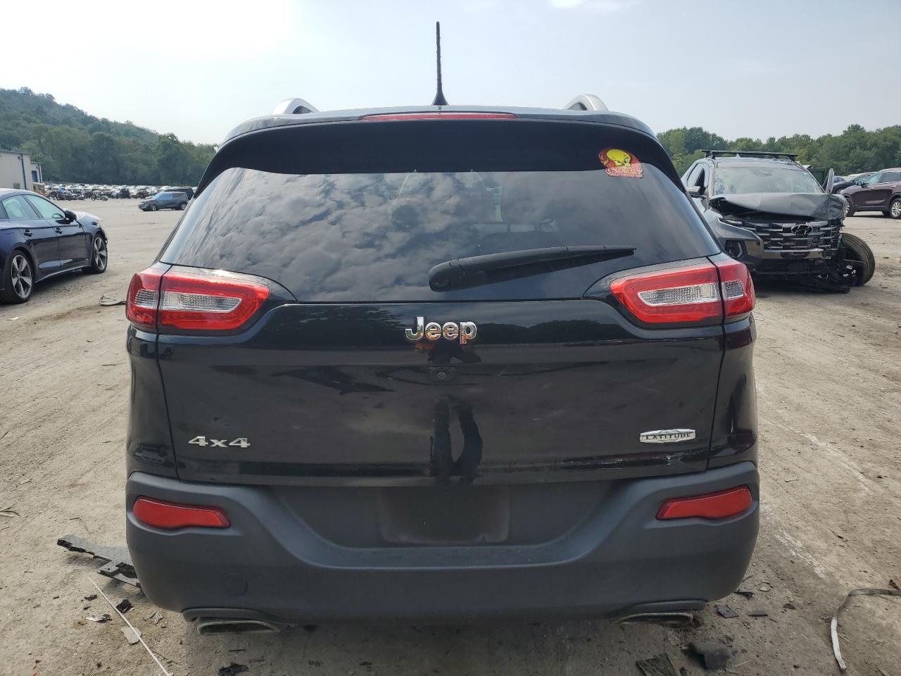 1C4PJMCS7HW563085 2017 Jeep Cherokee Latitude