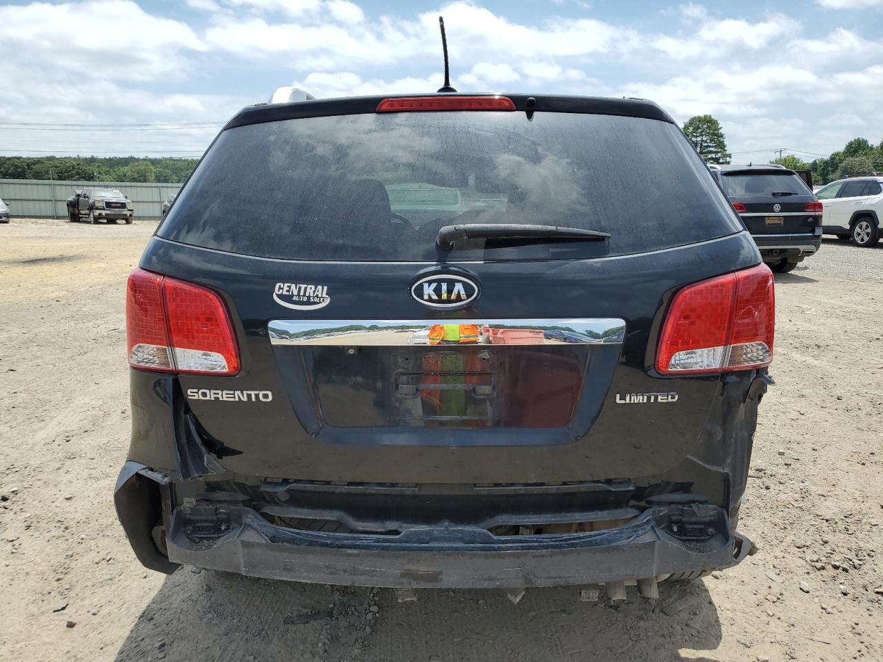 5XYKT3A17BG003855 2011 Kia Sorento Base