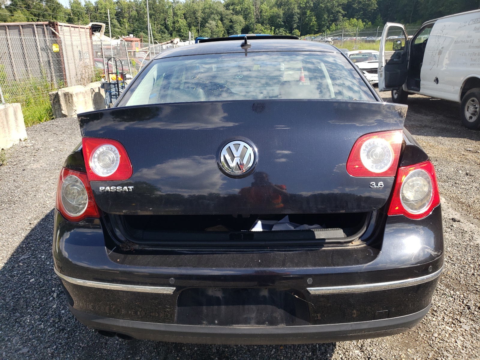 WVWCU73C98P030424 2008 Volkswagen Passat Vr6