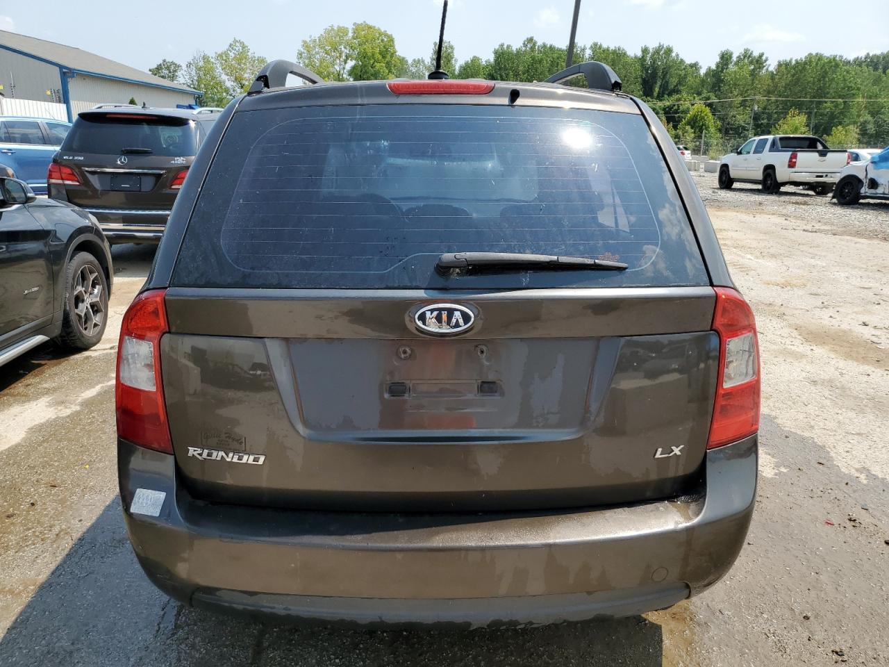 2009 Kia Rondo Base VIN: KNAFG528697266422 Lot: 65730474